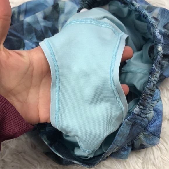 Lululemon Hotty Hot Short II *Long 4" City Shadow Alpine White Multi / Blue Glow - Picture 5 of 7